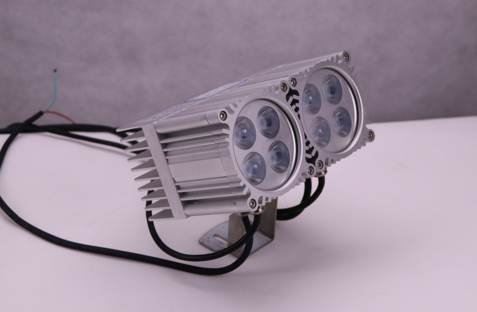 led投光燈具有哪些獨特優(yōu)勢呢？
